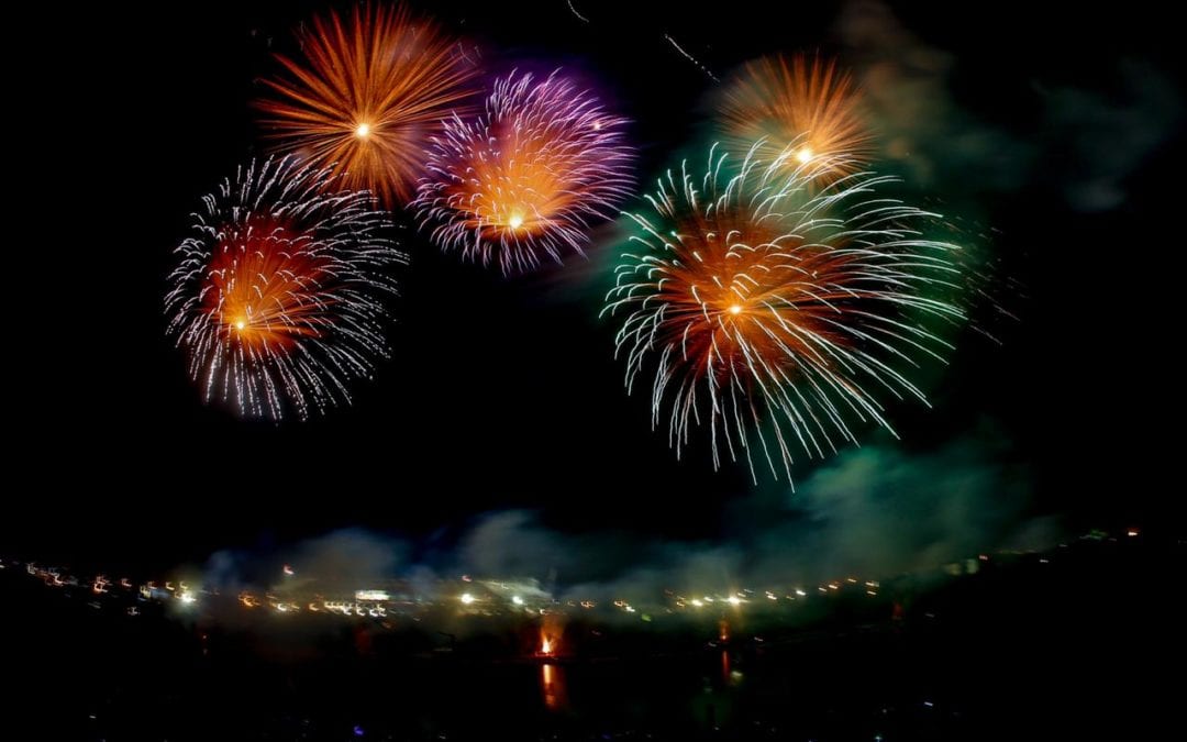 Se ilumina cielo de Mazatlán con “Luces de Maratón”