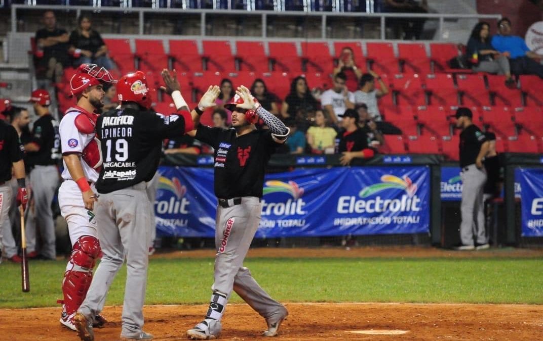 Hombres de negro consiguen 1ra victoria