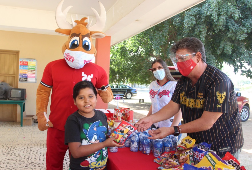 Venados de Mazatlán lleva sonrisas a la Ciudad de los Niños